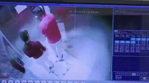 Девушка при парне насрала в лифте в Нур-Султане