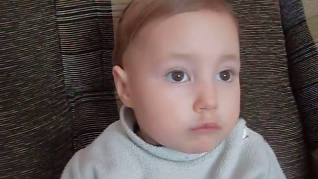 Альбина 2 года рассказывает стишки смотреть онлайн