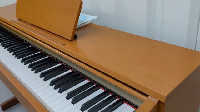 Yamaha Clavinova CLP-320 digital piano and stool in cherry wood colour stock number 23182 смотреть онлайн