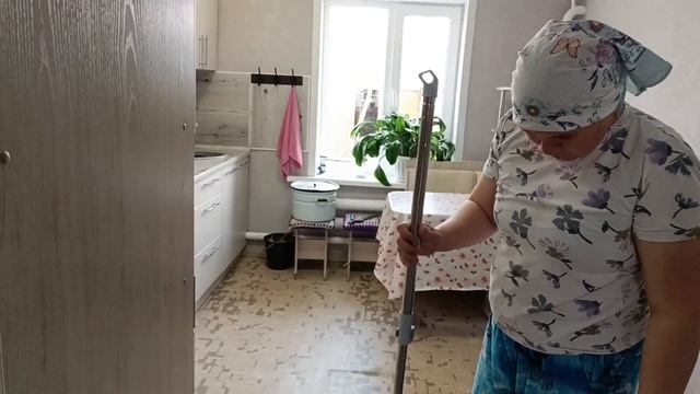 Как снять сливки с деревенского молока .Мое веселое утро☺️ Жизнь в деревне смотреть онлайн