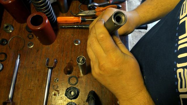 Амортизаторы Ява 559-360 сборка разборка смотреть онлайн