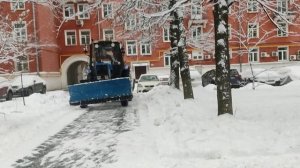 трактор чистит снег 3 часть