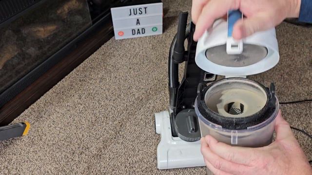 Amazon Basics Upright Bagless Vacuum Cleaner Review. Very LIGHTWEIGHT! смотреть онлайн