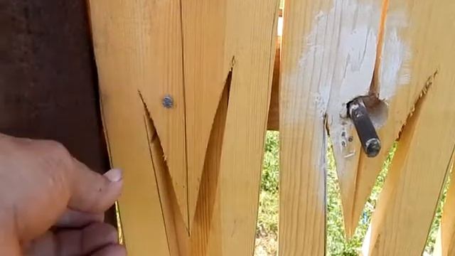 Защёлка на калитке закрывающая весящим замком своими руками смотреть онлайн