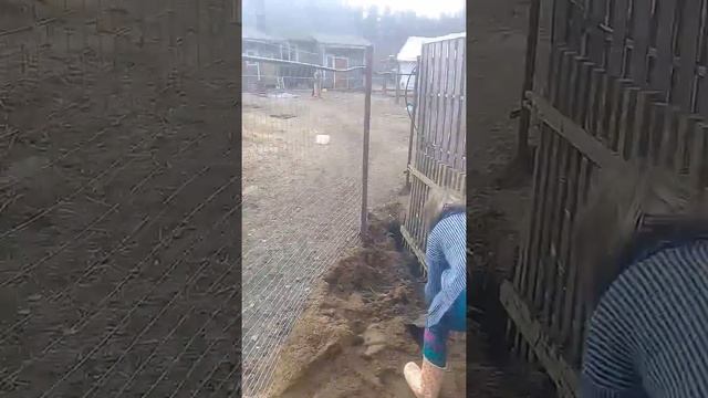 РАБОТА В ДЕРЕВНЕ 2 установка забора смотреть онлайн
