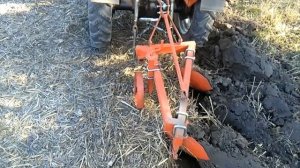 Плуг (1L-220) для минитрактора: обзор и настройка.