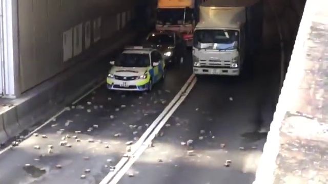 Гонконг, самый центр, Exchange Square, прямо сейчас.