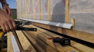 Отливы над Цоколем и Сетка от грызунов в стене. Каркасная баня День 27.