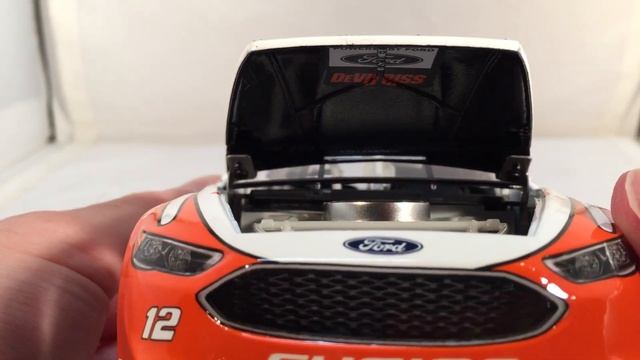 Review: 2018 Ryan Blaney #12 Carlisle/Devilbiss Ford Fusion 1/24 NASCAR Diecast смотреть онлайн