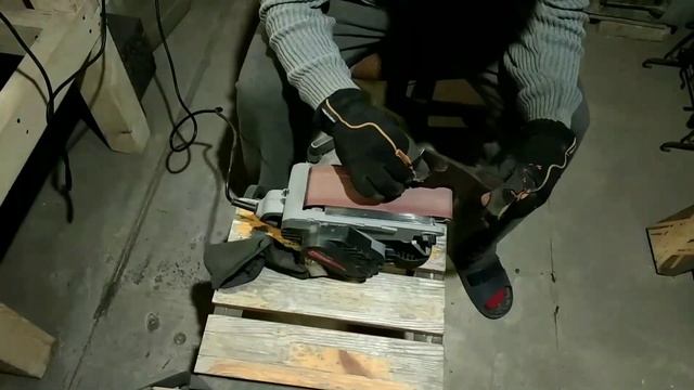 How to make an axe? Old rusty axe restoration(USSR Axe)?Переделка советского топора в таежный топор смотреть онлайн