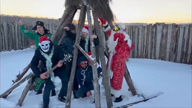 НОВЫЙ ГОД - Сергей Миллер (Official video 2023) Клип снят в любительском формате #новогодняяпесня смотреть онлайн