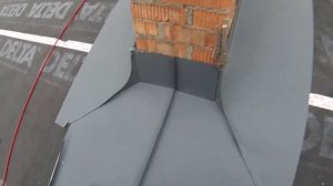 Подгоняем ендовую к примыканию на фальцевой кровле.