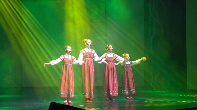 Вокально-хореографическая студия "Светоч" - Вдоль по улице молодчик идет смотреть онлайн