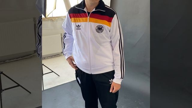 Мужской спортивный костюм адидас Гамбург (Германия)белый Винтаж 90-х Adidas Австрия смотреть онлайн