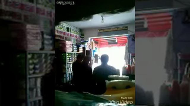 Maroc Bagarre : Un épicier Marocain Se Bat Contre 2 Voleur