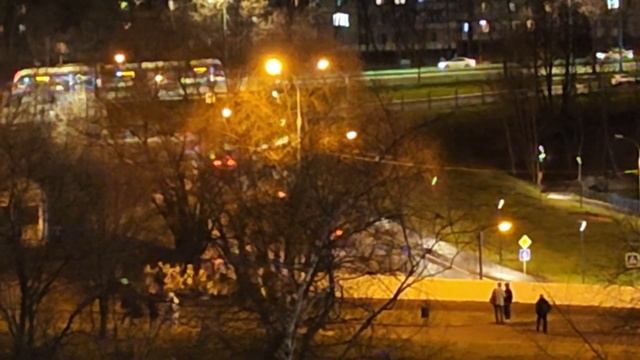Пение и танцы кришнаитов в Чертаново-Северное. Москва. смотреть онлайн