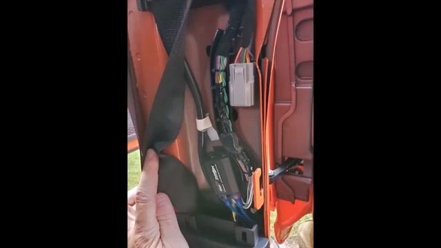 Add an amplifier to the Uconnect System Jeep Gladiator Wrangler JL JT. смотреть онлайн