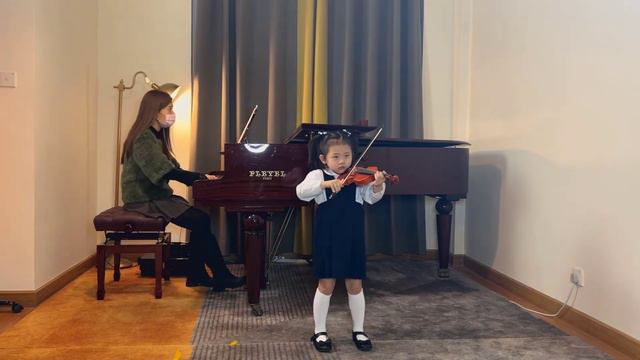 Shostakovich - Leierkasten by WANG YIN CHING YANA age 4 смотреть онлайн