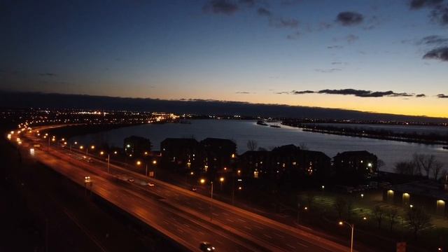 Time lapse autoroute de soir vue du ciel par drone смотреть онлайн