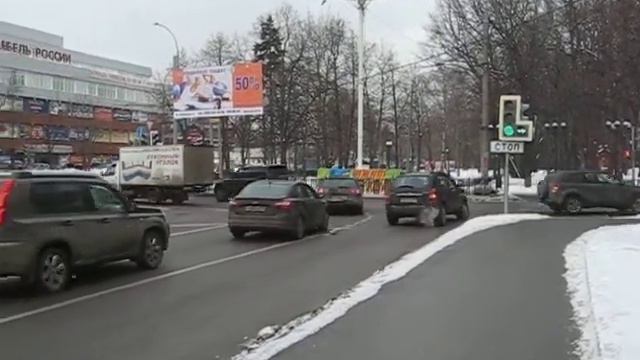 Новый цикл светофора на Свободы-Лодочная смотреть онлайн