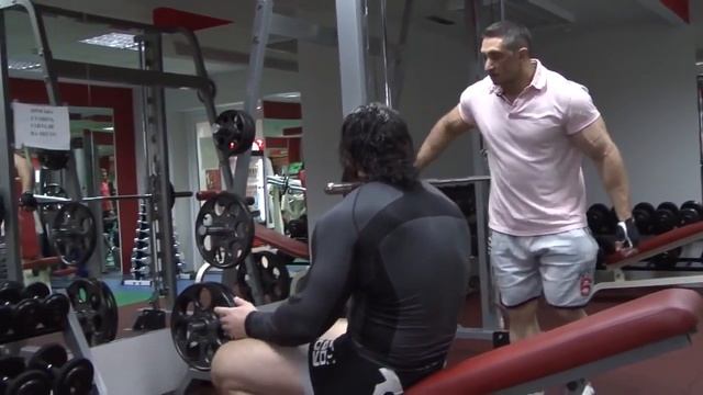 Как накачать БОЛЬШОЙ бицепс и МОЩНЫЙ трицепс. Самые лушчее способы смотреть онлайн