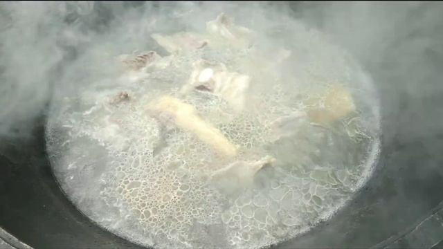 Шурпа на костре! В казане! смотреть онлайн