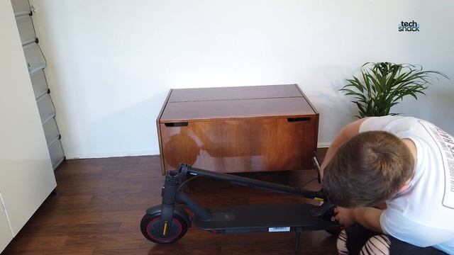 Xiaomi Mi Electric Scooter Pro 2 - Unboxing und alle Informationen смотреть онлайн