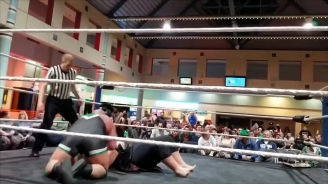 “Big Bacon” Brad Hollister vs “The American Sumo” Mike Gamble PVP Title 3/16 смотреть онлайн