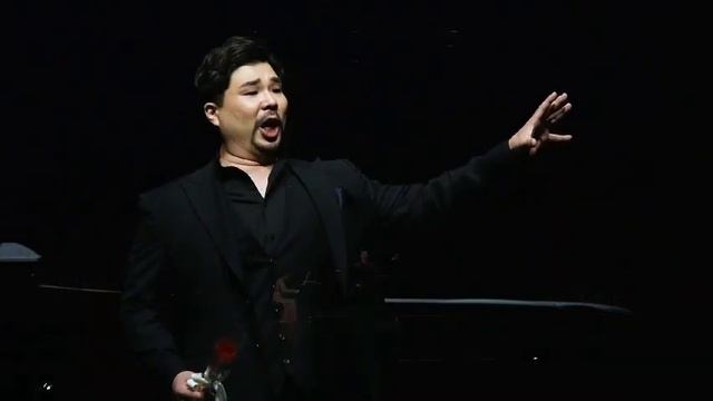 Millöcker : Dunkelrote Rosen /Dong-Hwan Lee (바리톤 이동환) смотреть онлайн