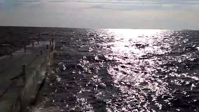 Когда море бушует, весь мир будто замирает... смотреть онлайн