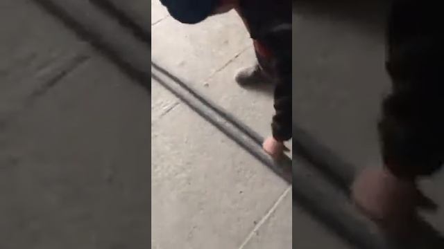 Крепление труб двойным хомутом. смотреть онлайн