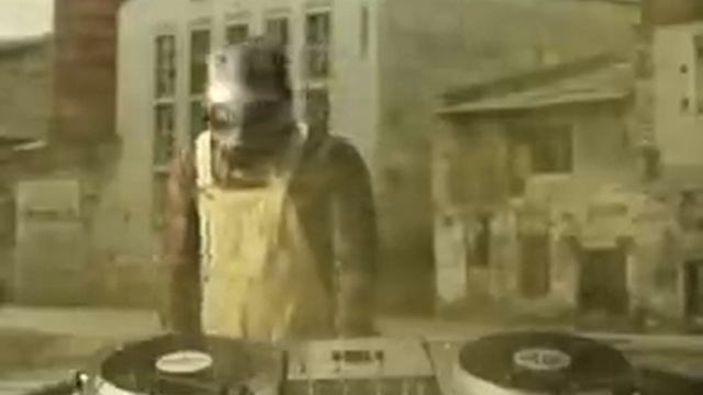 DJ Q-Bert - Do it yourself Scratch Routine 2 смотреть онлайн