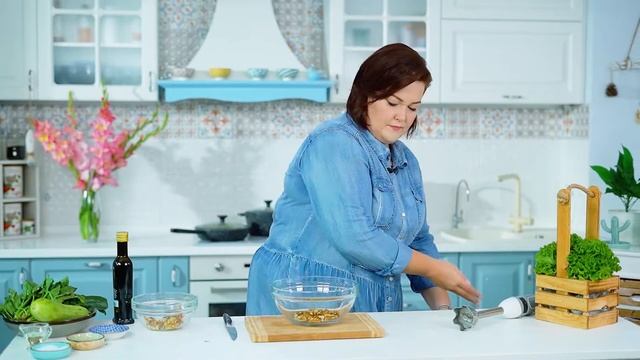 Бантики в зелёном соусе | Готовим с Адель смотреть онлайн