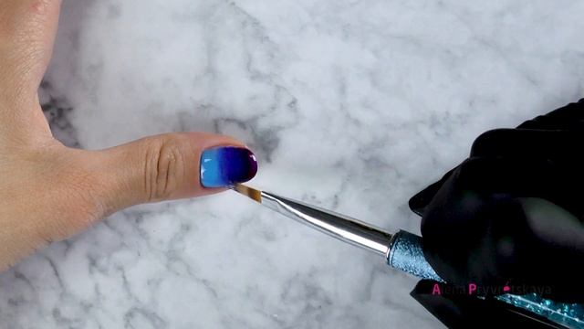 Актуальный дизайн ногтей фиолетовым гель лаком + градиент. смотреть онлайн