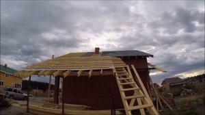 Установка крыши на кирпичном доме