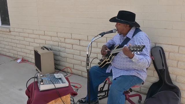 Blues legend plays the talking Covid blues in Winslow, Arizona смотреть онлайн