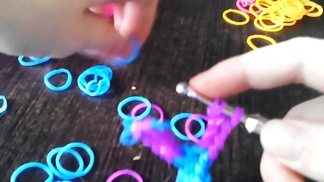 Коктейль из резинок на крючке смотреть онлайн