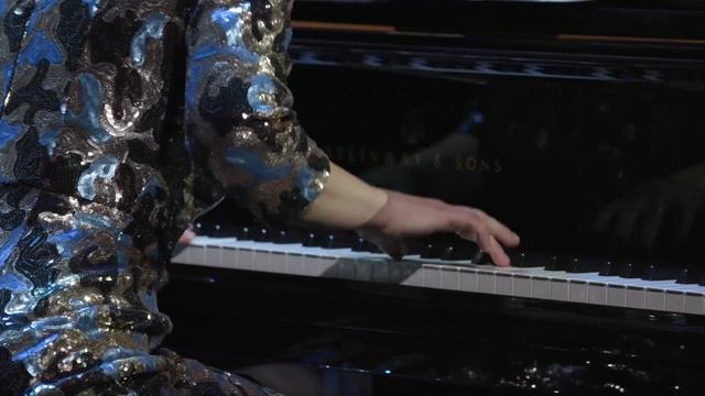 Yulia Monastyrenko - Feeling (live ft Orchestra "Moscow City") смотреть онлайн