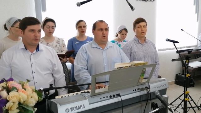 Не унывай, борись с судьбою /Песнь Возрождения - 588/ общее пение г.Горячий Ключ смотреть онлайн