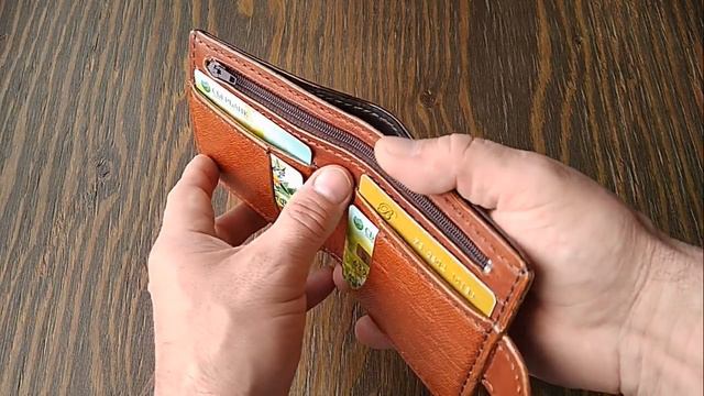 Кошелек-бифолд с отделом на молнии / Bifold wallet with zip compartment смотреть онлайн