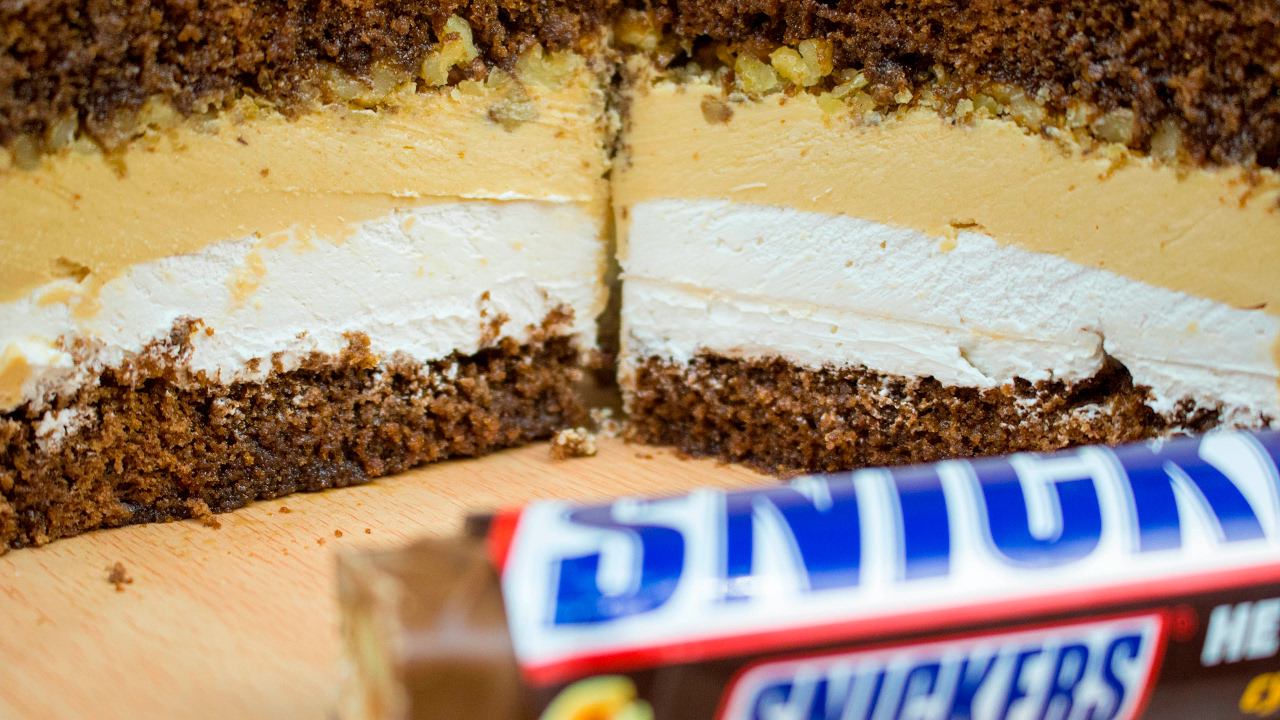 Торт СНИКЕРС. Самый простой рецепт / Cake SNICKERS. The easiest recipe - Я - ТОРТодел! смотреть онлайн