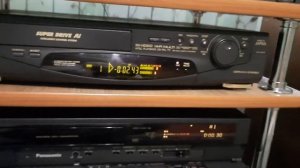 не стоит сразу искать причину неисправности  в видеомагнитофоне.. сначала поменяйте кассету....