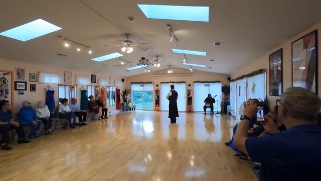 Tango with Cora and John- Verano Porteno (arr. Benitez for guitar) смотреть онлайн