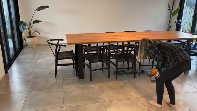 Concierge Member Alana Reviews the Dyson V12 Detect Slim Total Clean | The Good Guys смотреть онлайн