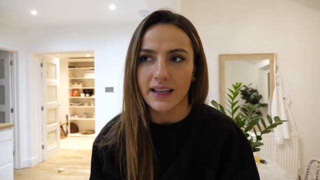 SPEND THE DAY WITH ME | training, eating, working! Krissy Cela смотреть онлайн