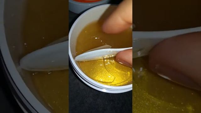 Гидрогелевые патчи FarmStay Horse Oil & Gold Hydrogel Eye Patch смотреть онлайн