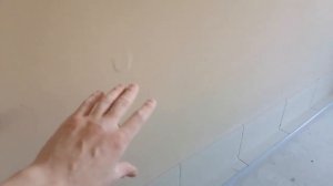 Почему отслаивается шпаклёвка. Почему отстреливать бетон.  Почему  отходит шпаклёвка от основания.