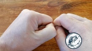 3 способа как привязать зимнюю блесну на окуня