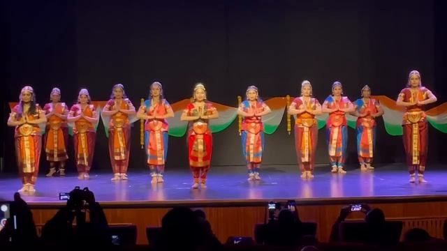 Ya Devi || Saraswati Strotam || Dance Cover || Rupa and Group || Bhartnatyam || Nrityam2022 смотреть онлайн