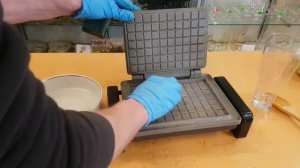 Как быстро почистить вафельницу СССР после готовки. Таллинн. Эстония. Магазин Aist. Tallinn. Estoni